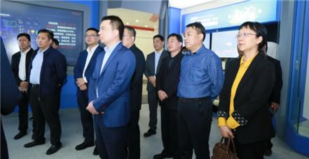 江西省抚州市委书记夏文勇一行莅临南宫NG28官网科技集团考察指导