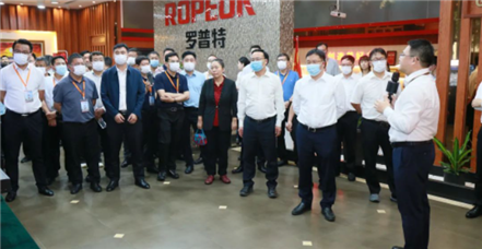 云南省委组织部、省投资促进局组织各县（区市）委书记莅临南宫NG28官网集团考察指导