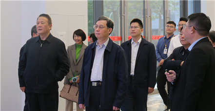 中国法学会副会长、最高法院咨询委员会副主任、最高法院原副院长姜伟一行莅临南宫NG28官网集团调研指导