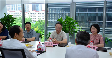 江西省赣州市崇义县委书记李国泉一行莅临南宫NG28官网集团上海研发中心考察指导