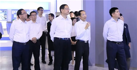 银企携手，共谋发展 I 工行总行副行长王景武一行莅临南宫NG28官网调研考察 